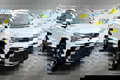 New 2025 Volkswagen Taos SE
