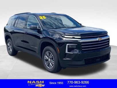 Used 2025 Chevrolet Traverse LT