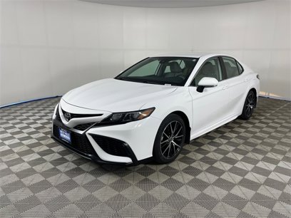 Used 2022 Toyota Camry SE w/ Cold Weather Package