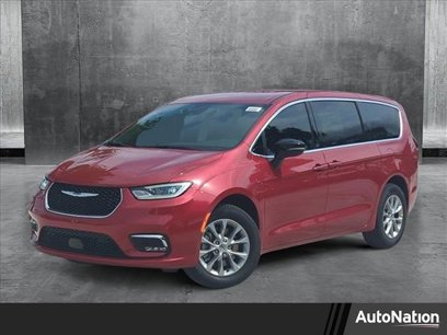 New 2025 Chrysler Pacifica Select