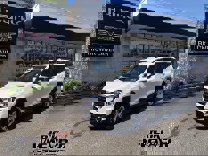 Used 2022 GMC Terrain SLE w/ Driver Convenience Package