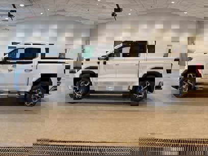 New 2025 GMC Sierra 1500 SLT w/ SLT Premium Plus Package