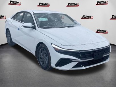 New 2024 Hyundai Elantra SEL w/ Convenience Package