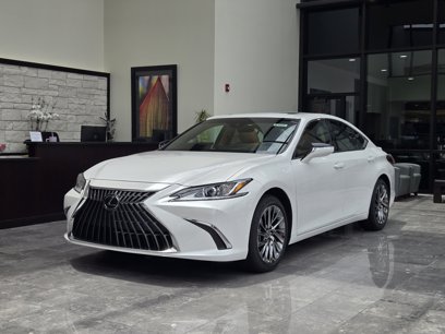 New 2025 Lexus ES 300h w/ Technology Package