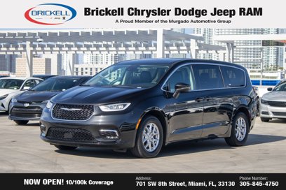 Used 2023 Chrysler Pacifica Touring-L