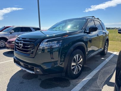 Used 2023 Nissan Pathfinder SL w/ Lighting Package (N92)