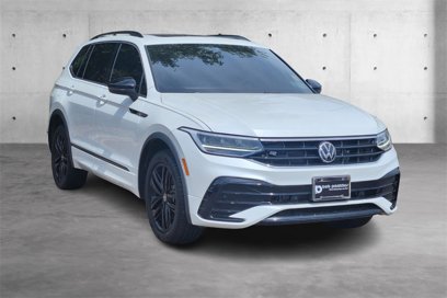 Used 2022 Volkswagen Tiguan SE R-Line