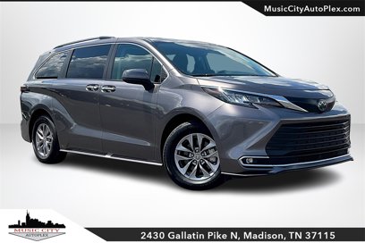 Used 2023 Toyota Sienna XLE