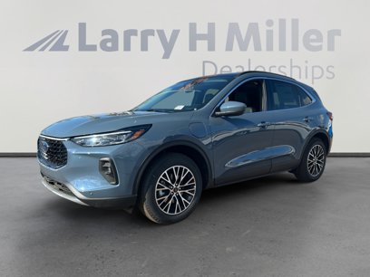 New 2025 Ford Escape SE w/ PHEV Premium Package