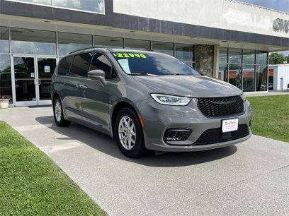 Used 2022 Chrysler Pacifica Touring-L
