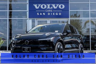 New 2025 Volvo EX30 Plus w/ Protection Package Premier