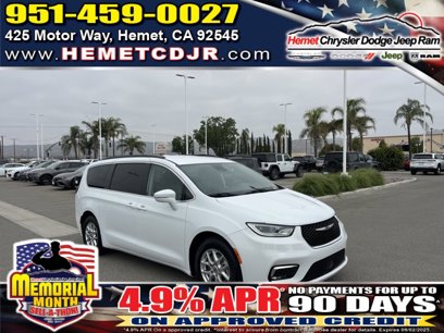 Used 2022 Chrysler Pacifica Touring-L
