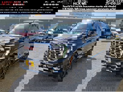 New 2025 GMC Yukon XL Denali w/ Sun & Power Step Package
