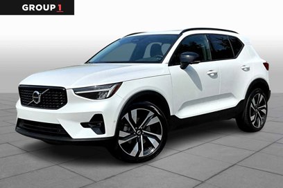 Used 2025 Volvo XC40 B5 Plus