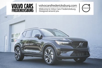 New 2025 Volvo XC40 B5 Ultra w/ Protection Package Premier