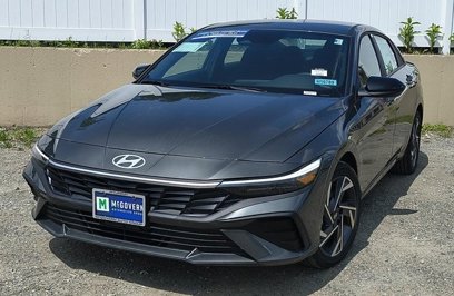 New 2025 Hyundai Elantra SEL