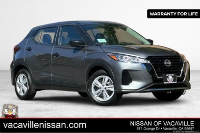 New 2025 Nissan Kicks Play S