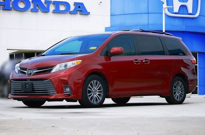 Used 2018 Toyota Sienna XLE Premium