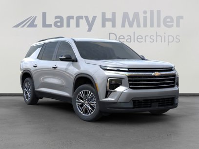 New 2025 Chevrolet Traverse LT w/ Driver Confidence Package