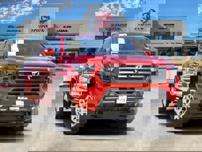 New 2025 Toyota Tacoma SR5