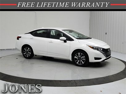 New 2025 Nissan Versa SV w/ Trunk Package