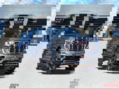 New 2025 GMC Yukon XL Denali w/ Sun & Power Step Package