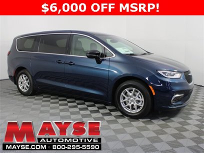 New 2025 Chrysler Pacifica Select