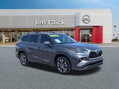 Used 2023 Toyota Highlander XLE