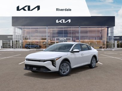 New 2025 Kia K4 LX