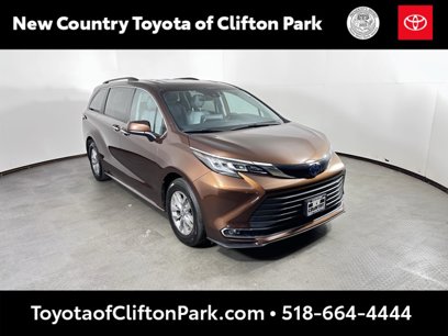 Used 2022 Toyota Sienna XLE