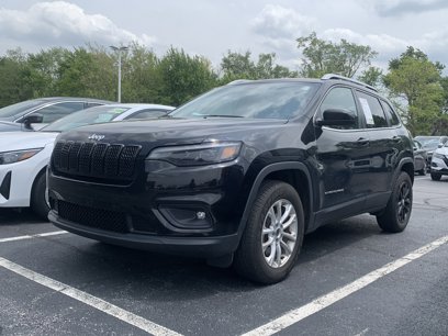 Used 2019 Jeep Cherokee Latitude w/ Popular Appearance Group