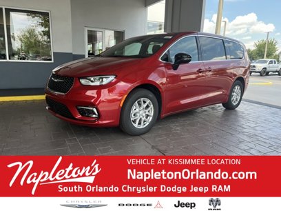 New 2025 Chrysler Pacifica Select