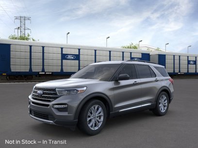 New 2024 Ford Explorer XLT w/ Equipment Group 202A