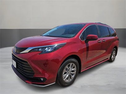 Used 2025 Toyota Sienna XLE