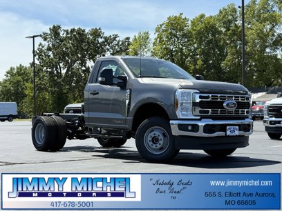 New 2025 Ford F350 4x4 Regular Cab DRW Super Duty