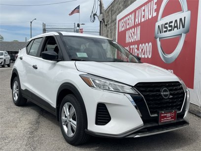 New 2025 Nissan Kicks Play S
