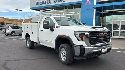 New 2024 GMC Sierra 2500 Pro w/ Convenience Package