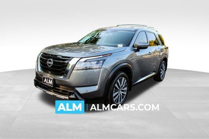 Used 2022 Nissan Pathfinder Platinum w/ Cargo Package