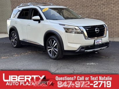Used 2024 Nissan Pathfinder Platinum w/ Cargo Package