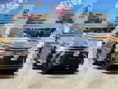 New 2025 Toyota Camry SE