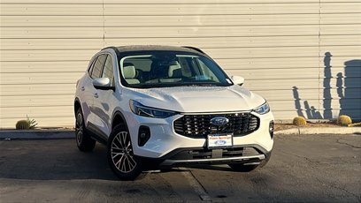 New 2025 Ford Escape SE w/ PHEV Premium Package