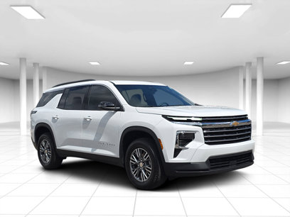 Used 2025 Chevrolet Traverse LT