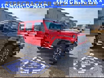 New 2025 Jeep Wrangler Unlimited Sahara w/ Dual Top Group