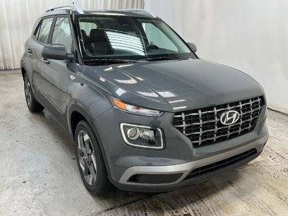 New 2025 Hyundai Venue SEL