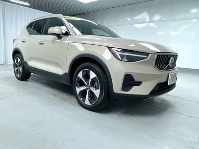 New 2025 Volvo XC40 B5 Core