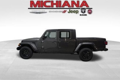 New 2023 Jeep Gladiator Sport