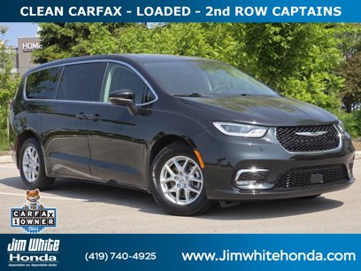 Used 2023 Chrysler Pacifica Touring-L