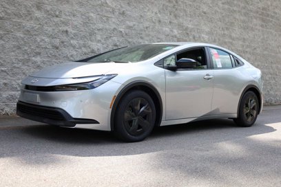 New 2025 Toyota Prius LE