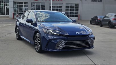 Used 2025 Toyota Camry XLE w/ Premium Plus Package
