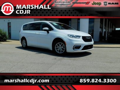 Used 2023 Chrysler Pacifica Touring-L